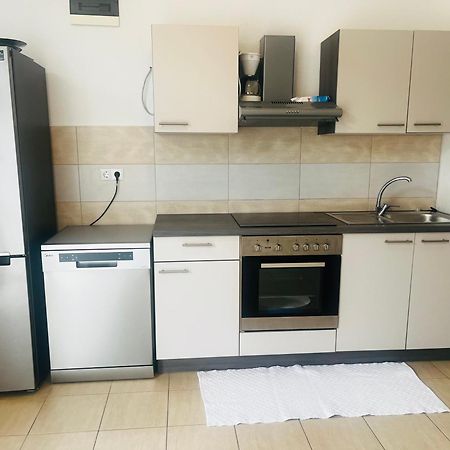 Orange Tree Garden Apartment Трогир Екстериор снимка