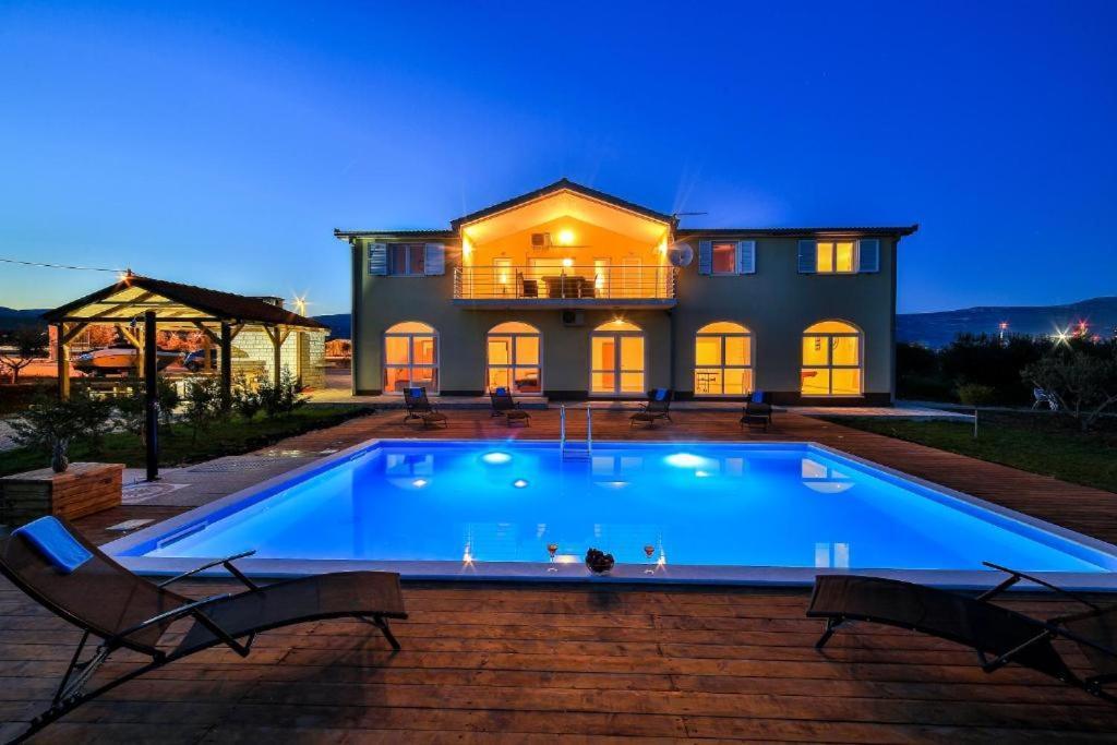 Orange Tree Garden Apartment Трогир Екстериор снимка