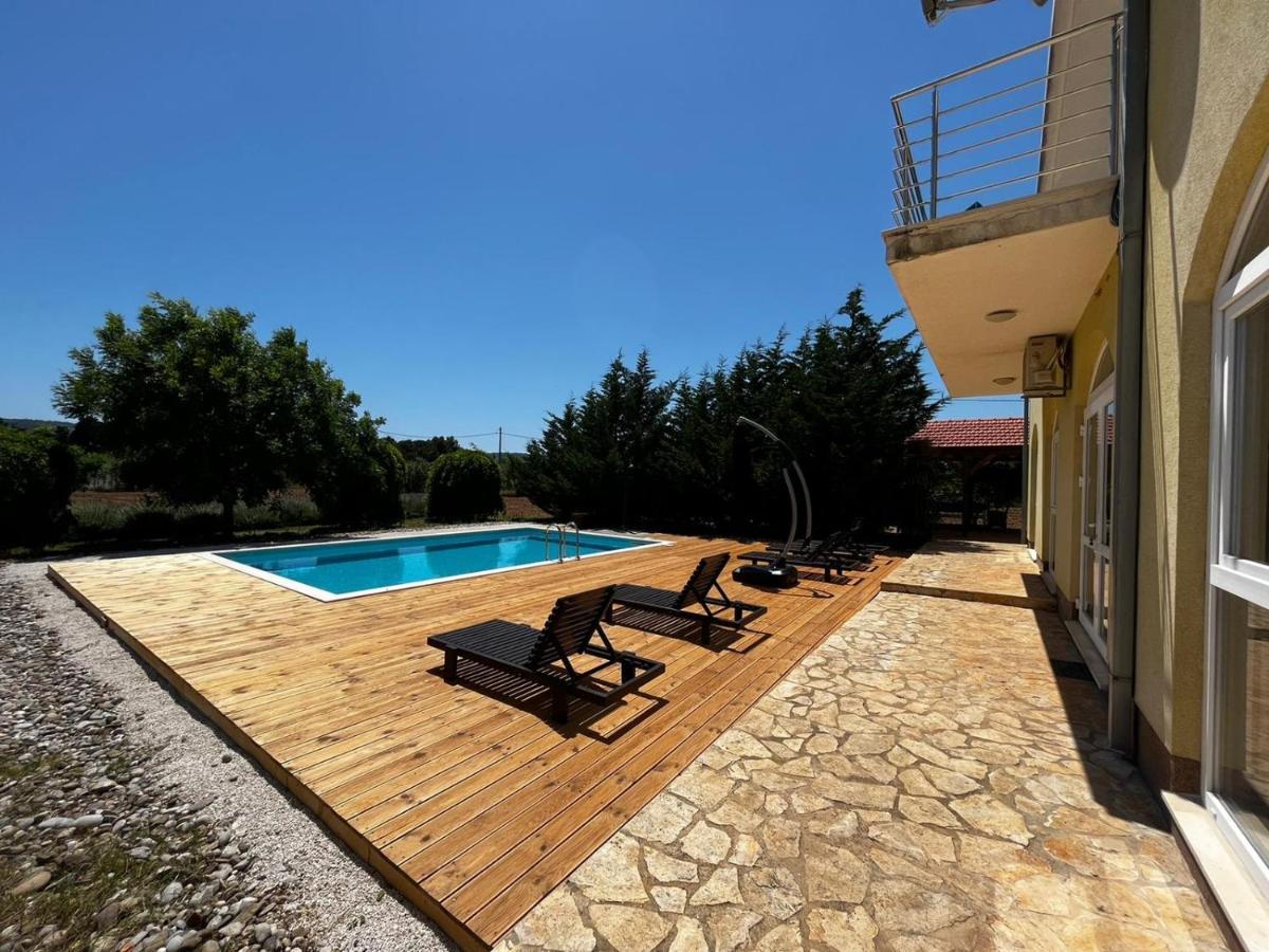 Orange Tree Garden Apartment Трогир Екстериор снимка